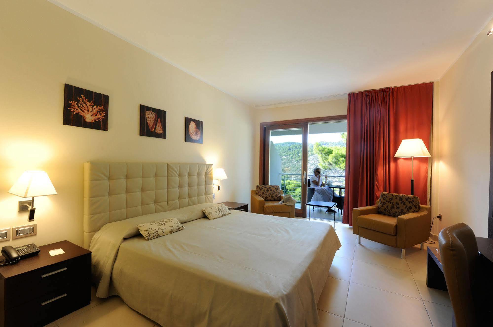 Pugnochiuso Resort - Hotel Del Faro Exteriör bild