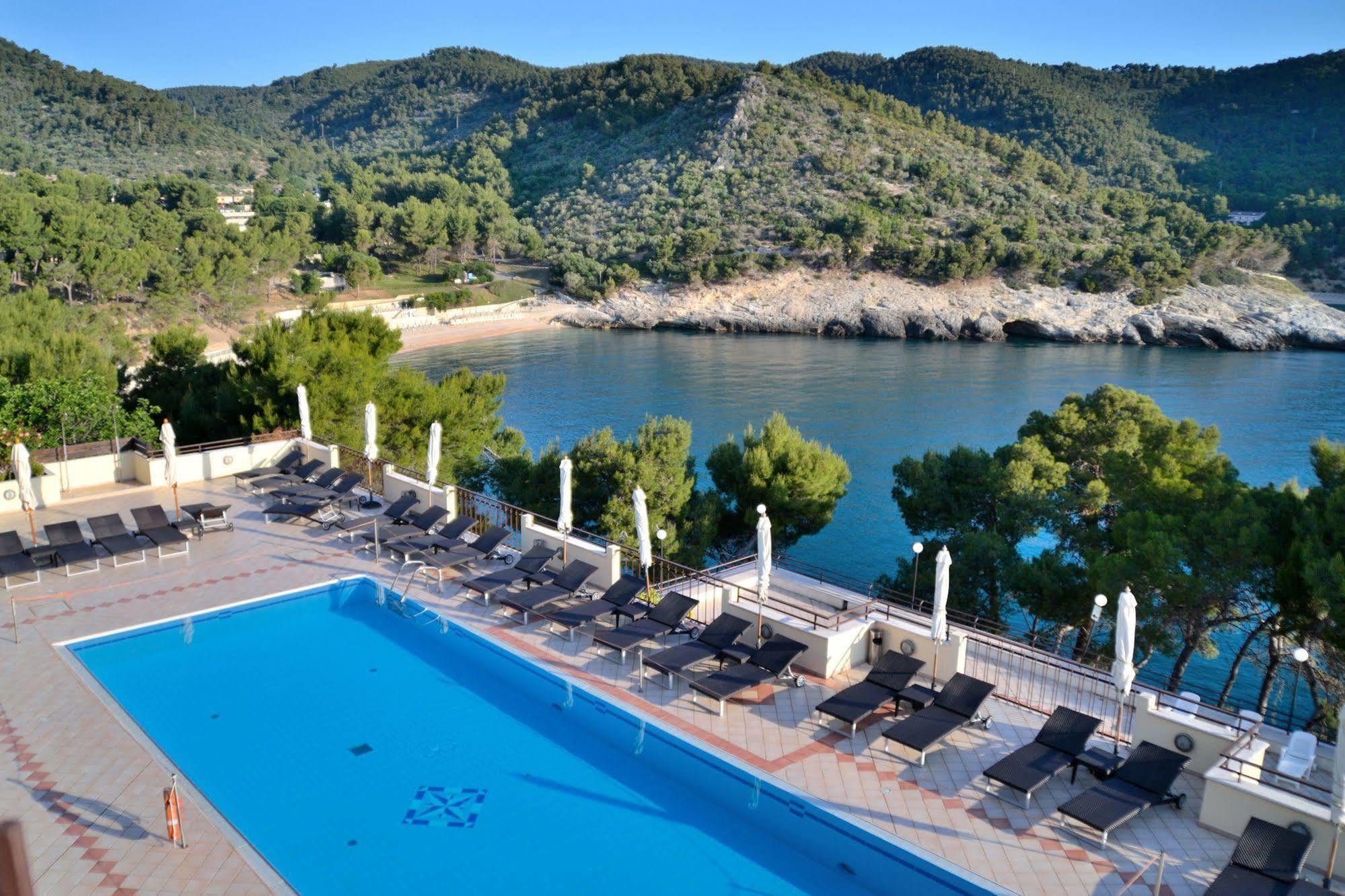 Pugnochiuso Resort - Hotel Del Faro Exteriör bild